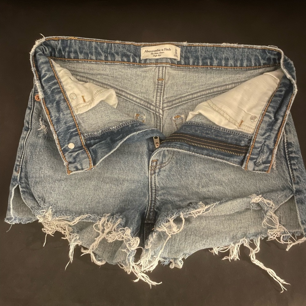 Abercrombie & Fitch High Rise Mom Short - 2.5inch